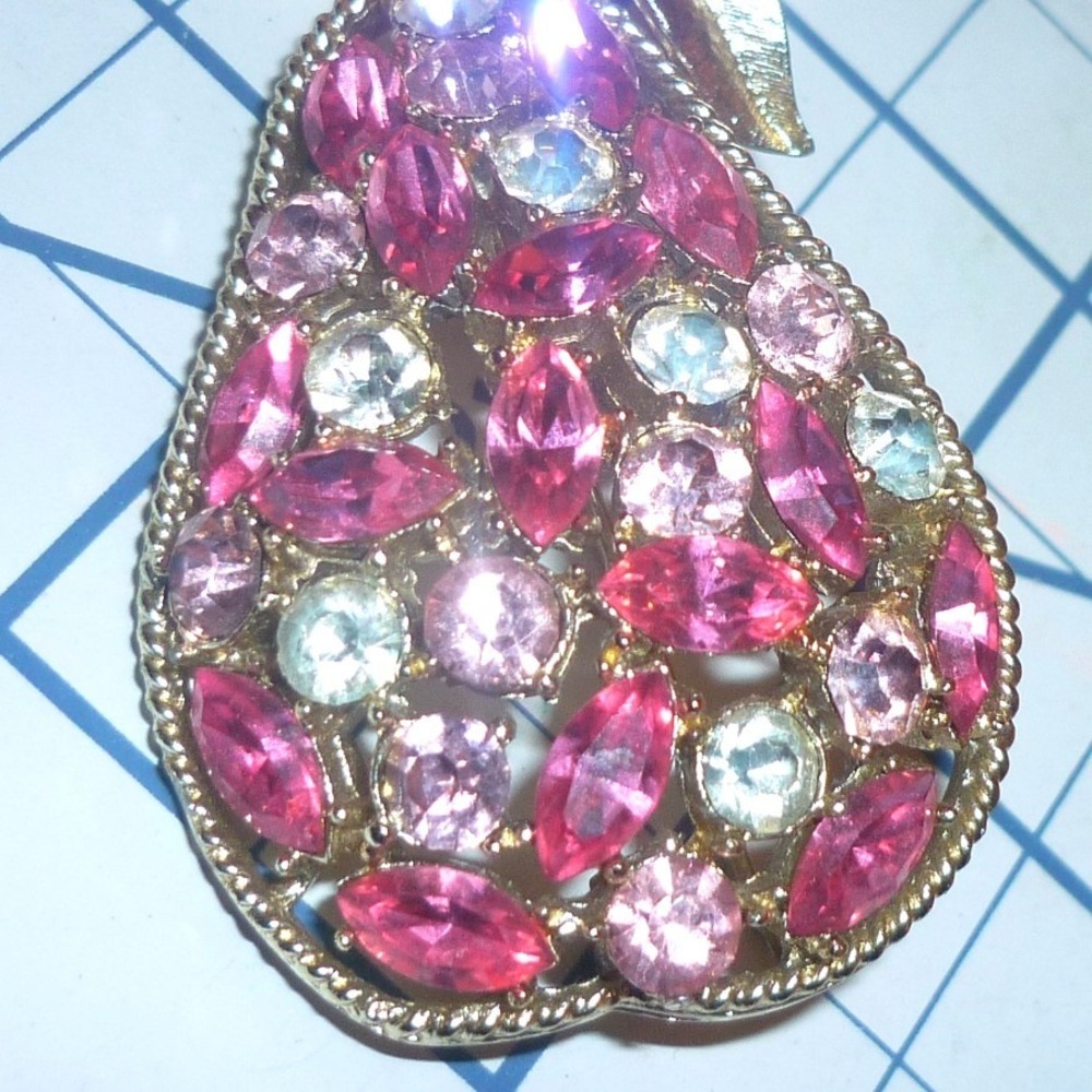 Vintage Coro Signed Pink Rhinestone Pear Brooch Fruit Pin Gold Tone Marquise - Picture 3 of 8